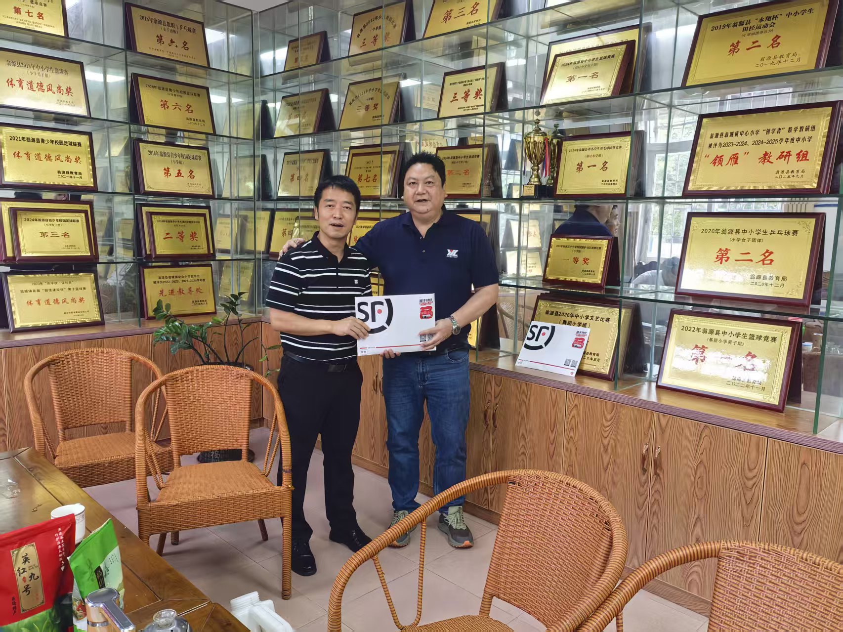 小学书记邓旭明.jpg